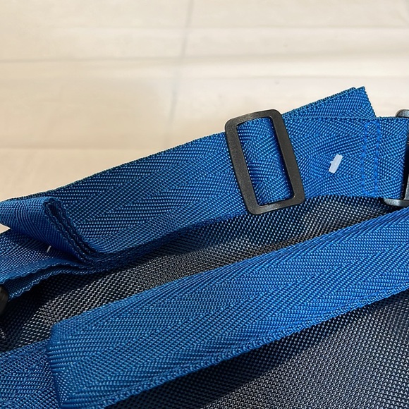 Arctic zone lunch bag with lock and lock storage with ice packs - Picture 4 of 14